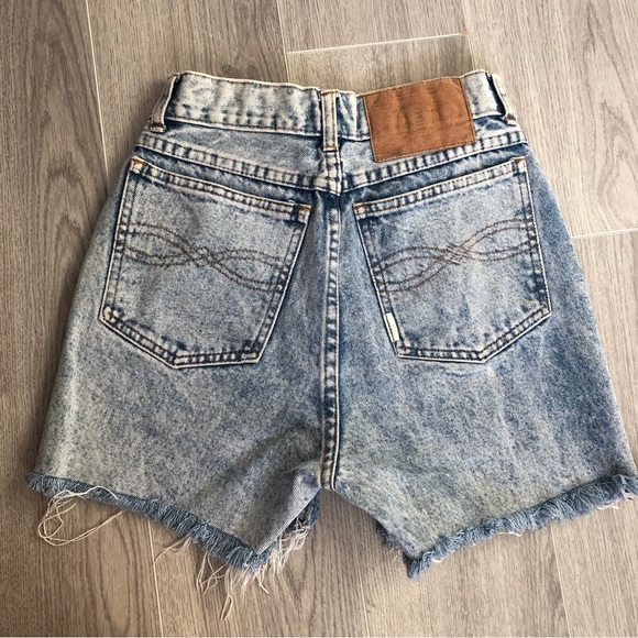 Vintage Jordache shorts Acid wash size 24 - Picture 2 of 3